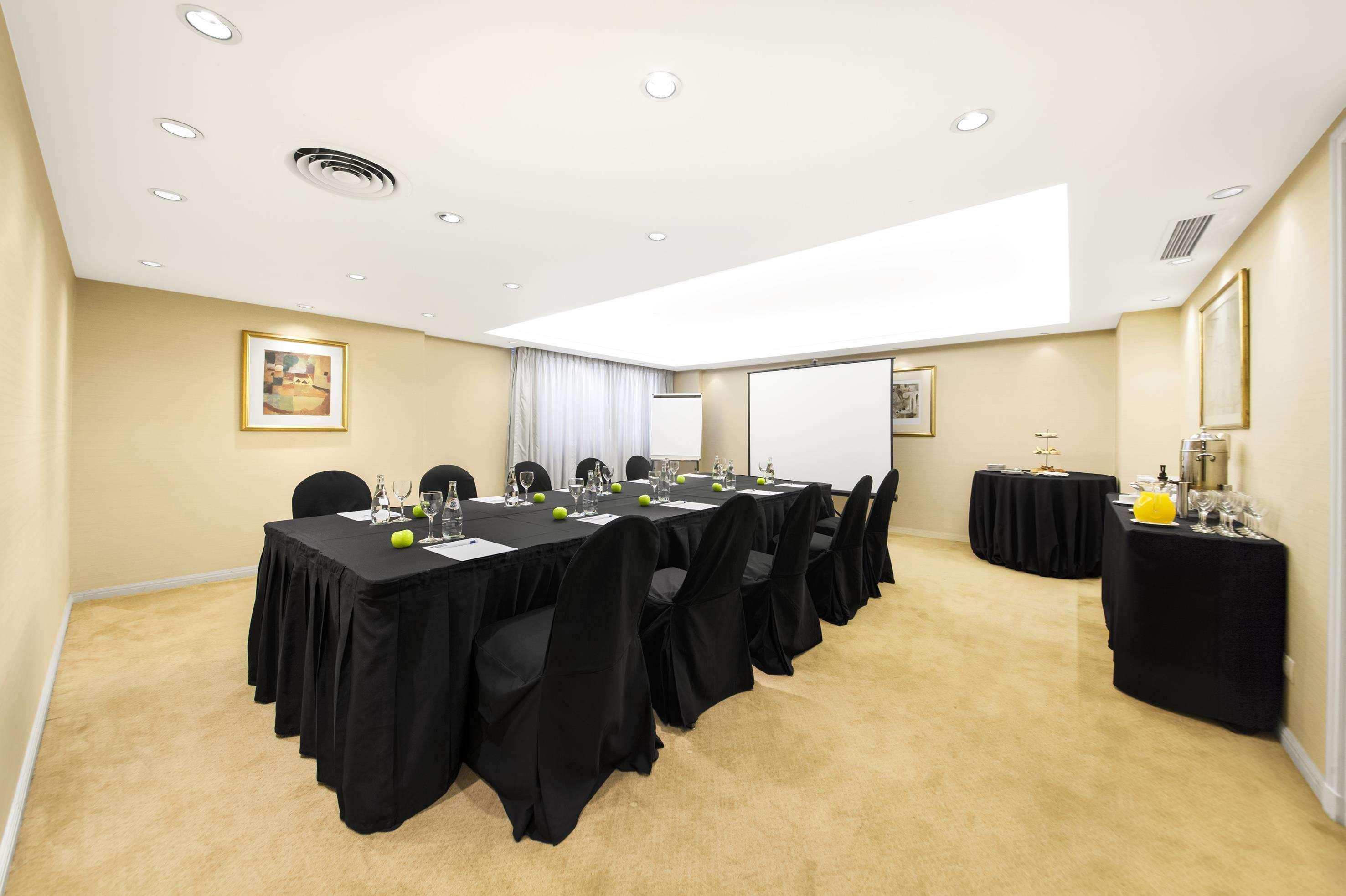Doubletree By Hilton Buenos Aires Hotel Bagian luar foto